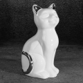 Figurka z glinki ceramicznej Koty 11 x 9 x 20 cm biała ze srebrnym