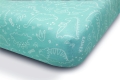 Prześcieradło MUSLIN DESIGN Z Gumą 60x120x10 Turkusowe W Dinozaury